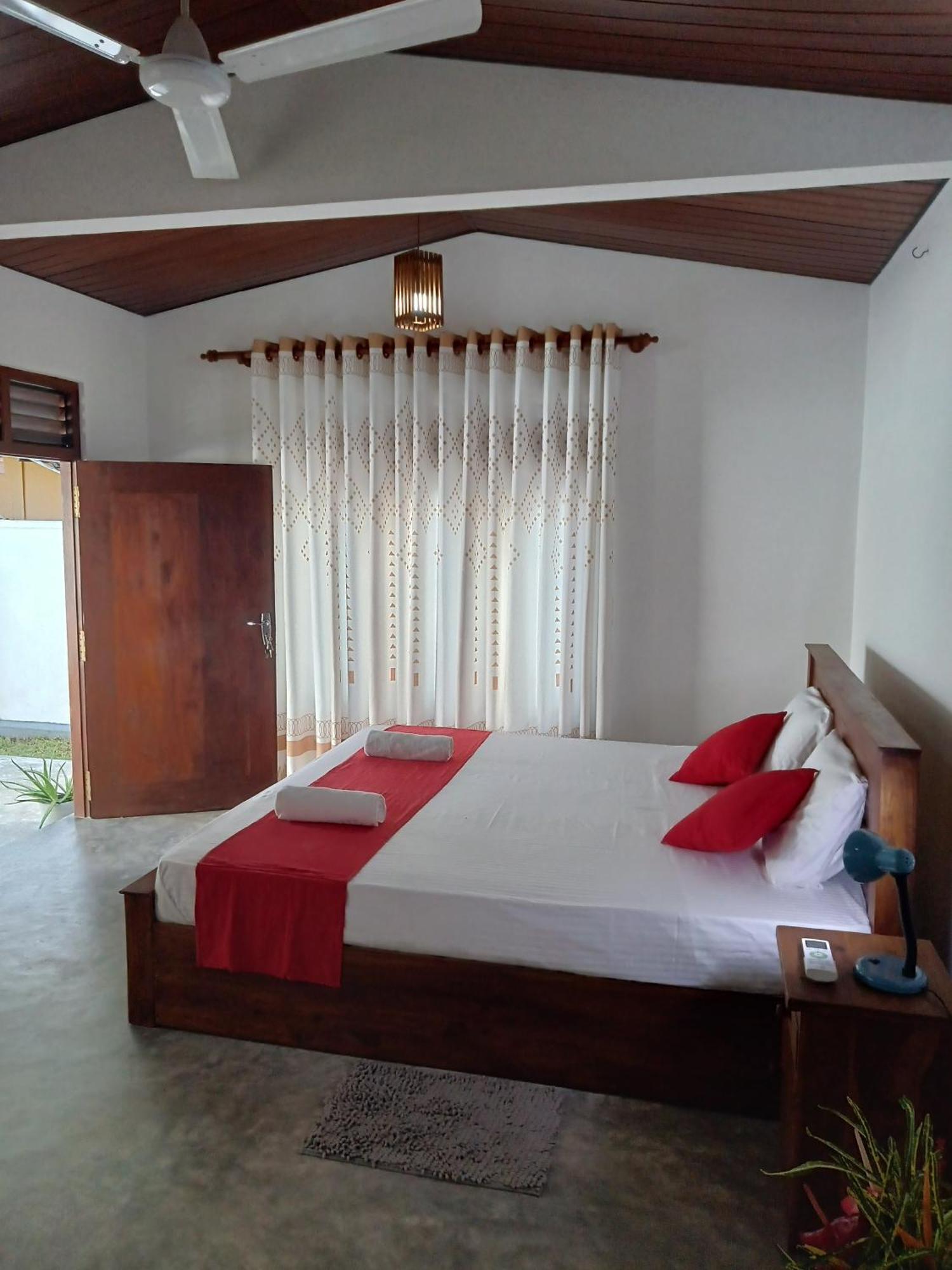 Gold Bubble Villa Unawatuna Exterior foto